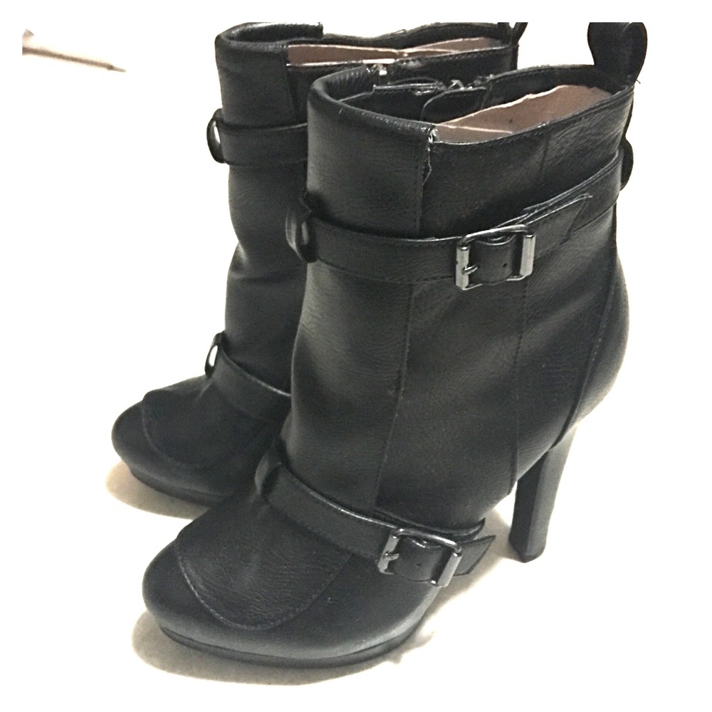 BLACK PLATFORM BOOTS
